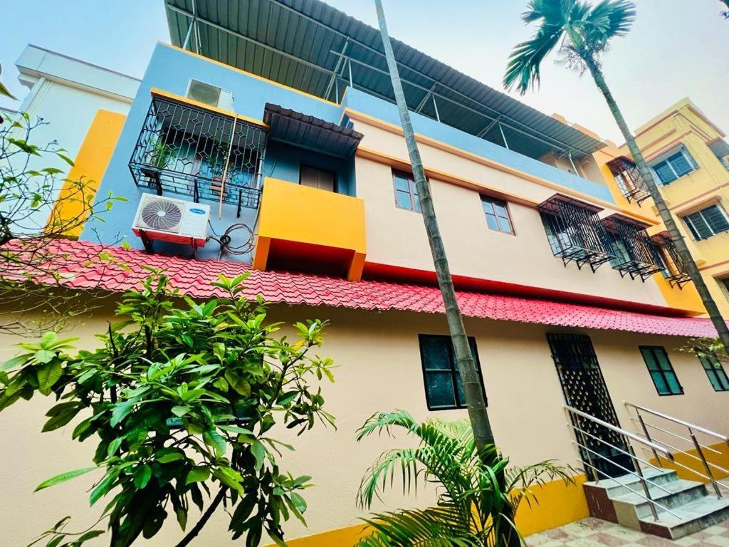 Spacious Apt With Antique Furniture ,Ac & Kitchen Calcutta Exterior foto